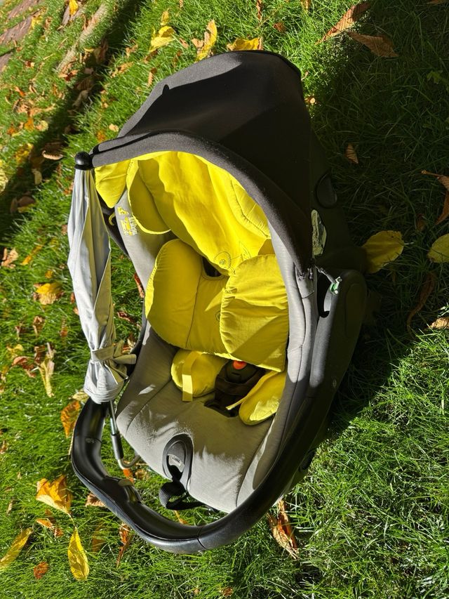 Carrito JANE bebé 3 en 1 con 3 ruedas camino rural