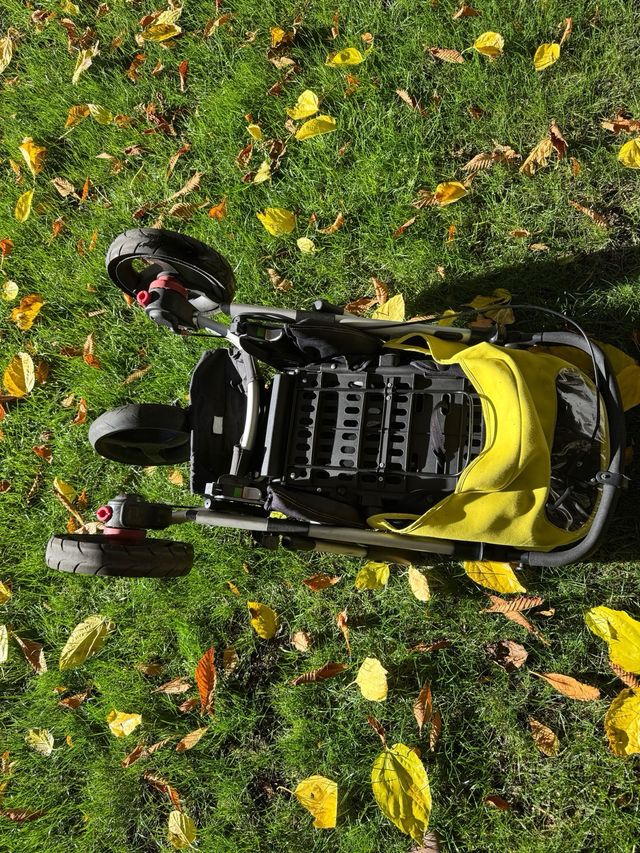 Carrito JANE bebé 3 en 1 con 3 ruedas camino rural