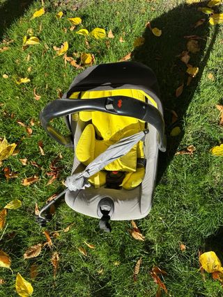 Carrito JANE bebé 3 en 1 con 3 ruedas camino rural