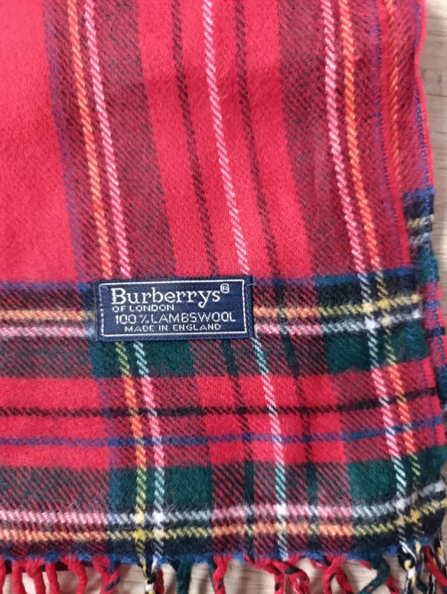 Bufanda Burberry roja vintage 100% lana