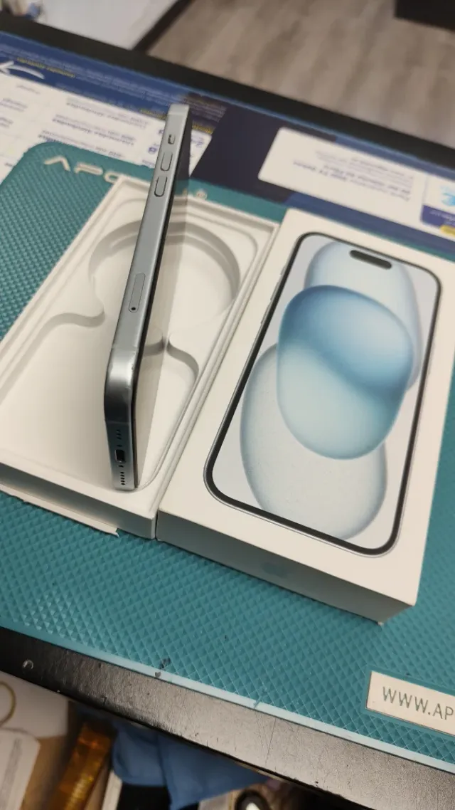 iPhone 15 128GB Plata