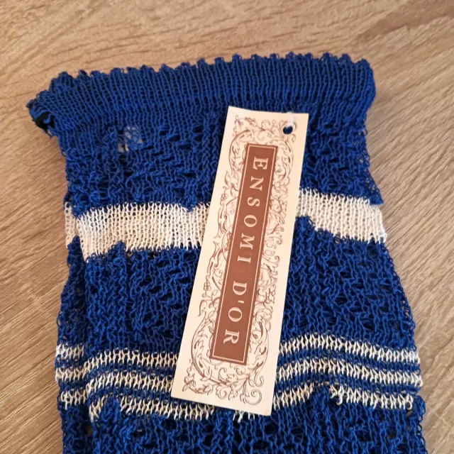 Medias de torrenti azules y blancas