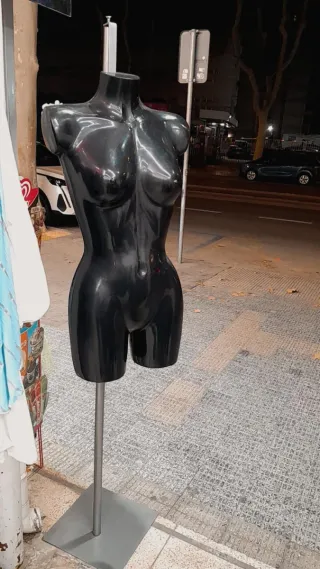 Maniquí de sastre blanco