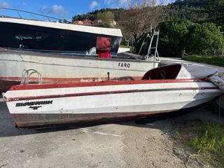 Casco de barco de fibra con papeles, 600 negociabl