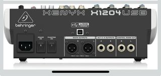 Mesa de mezclas Behringer de 6 canales