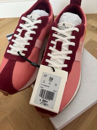 Zapatillas Scalpers rosas y rojas