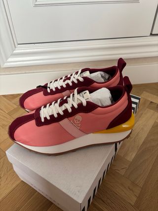 Zapatillas Scalpers rosas y rojas