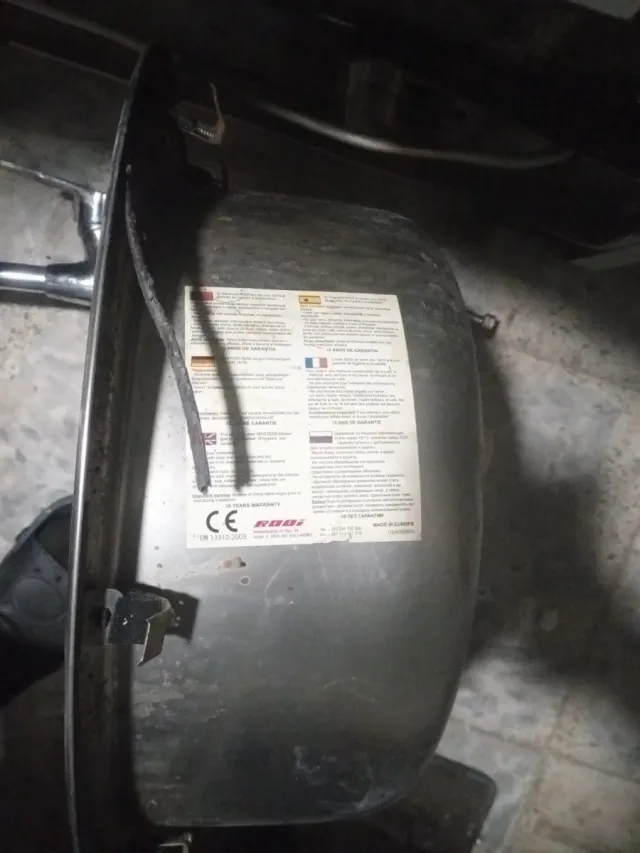 Lavabo de cocina con grifo