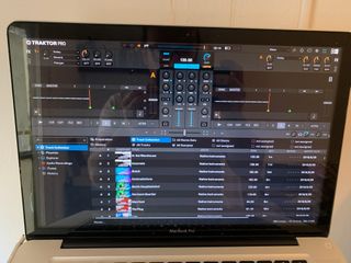 MacBook Pro 15" i7 2010 Office Traktor Pro 3