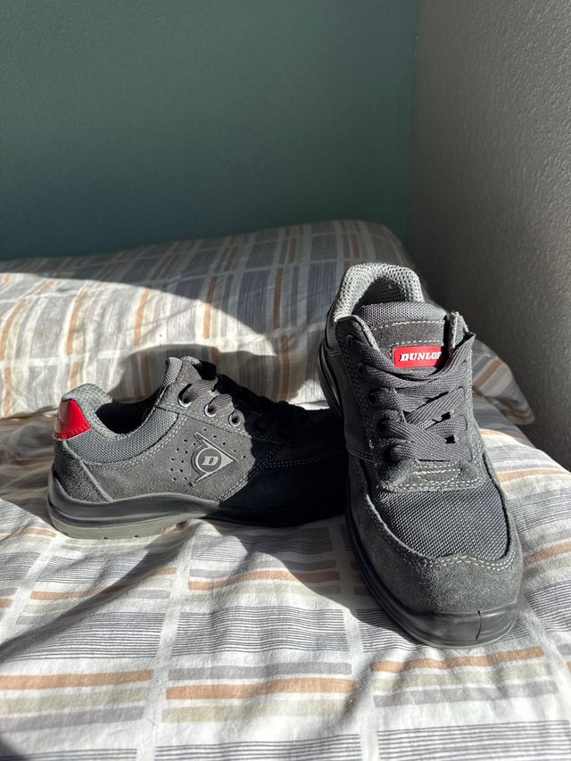 Zapatos de trabajo Dunlop punta de acero