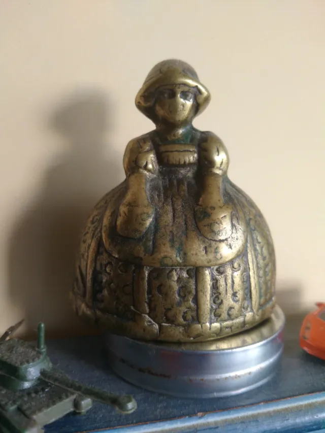 Campanula in bronzo Meninas di Velázquez