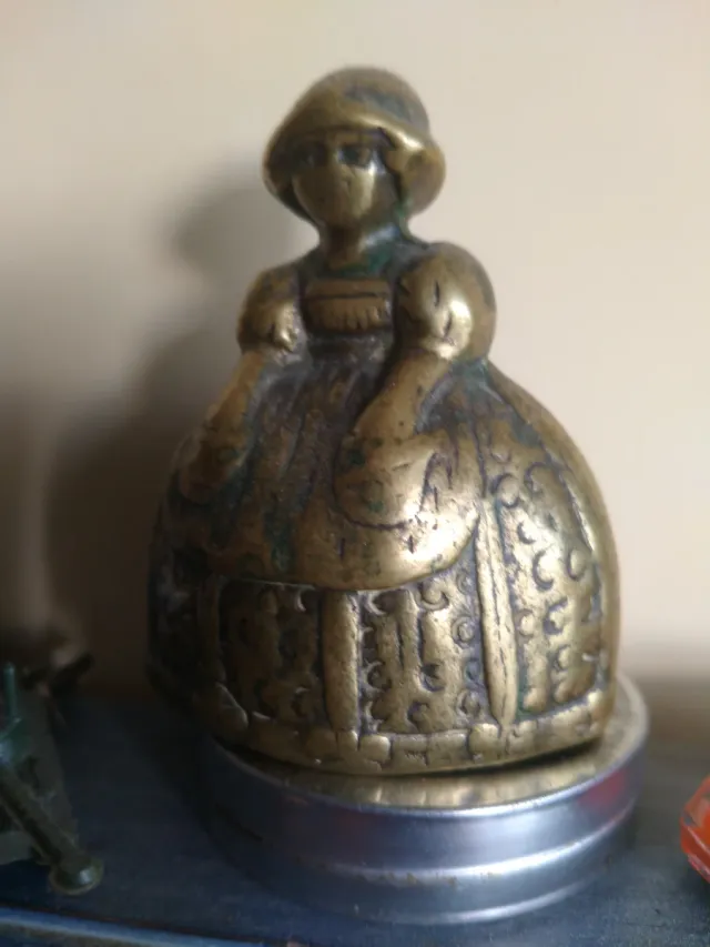 Campanula in bronzo Meninas di Velázquez