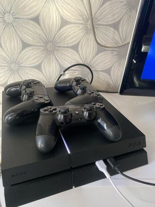 Consola Sony PS4 Negra
