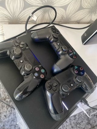 Consola Sony PS4 Negra