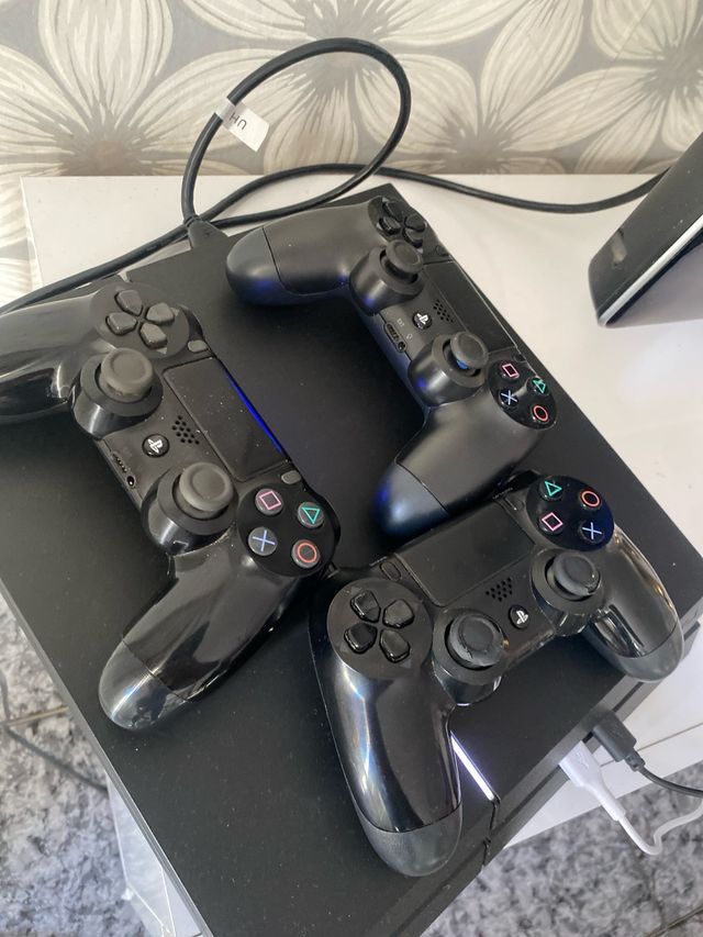 Consola Sony PS4 Negra