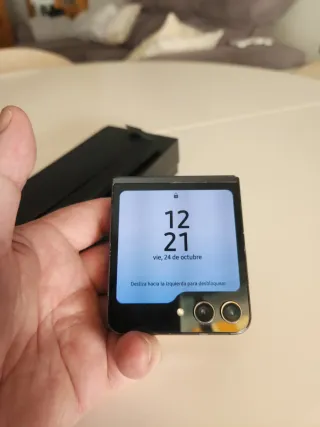 Samsung Galaxy Z Flip5 5G