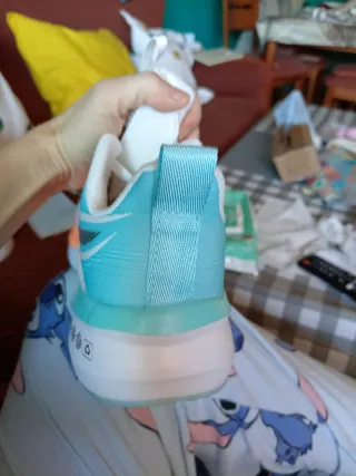 Zapatillas deportivas mujer blancas y naranjas