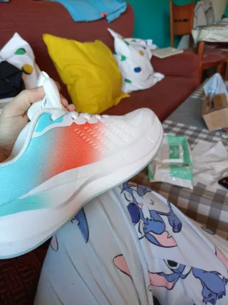 Zapatillas deportivas mujer blancas y naranjas