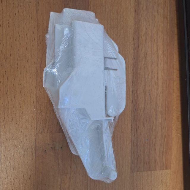 Soporte Congelador Balay Derecho Ref: 00639092