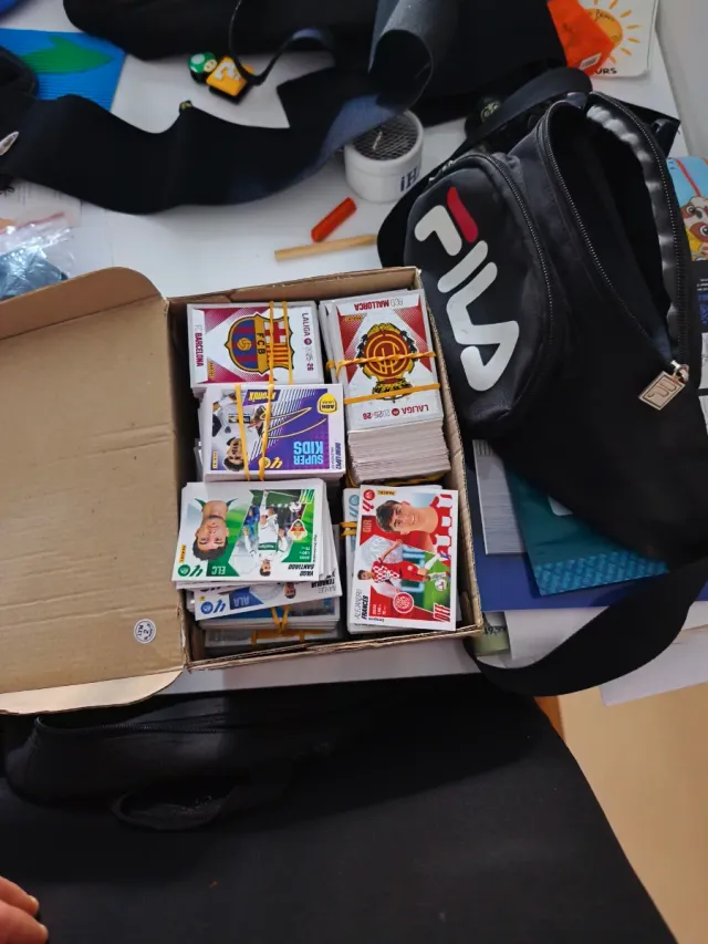 Caja de cromos LaLiga 2025-2026