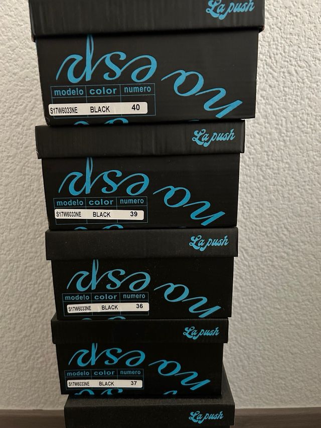 Lote 8 pares de Sneakers