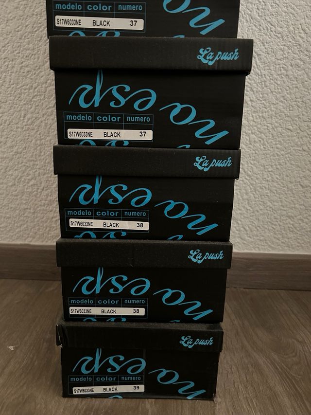 Lote 8 pares de Sneakers