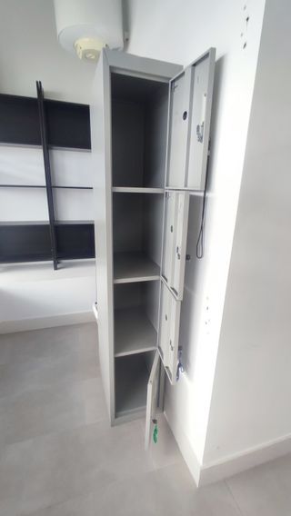 Taquilla metálica con llave