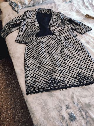 Conjunto falda y chaqueta lunares