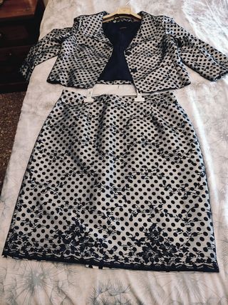 Conjunto falda y chaqueta lunares