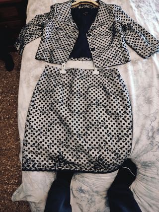 Conjunto falda y chaqueta lunares