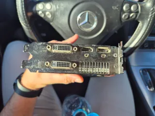 Tarjeta Gráfica ASUS R9 270X 4GB