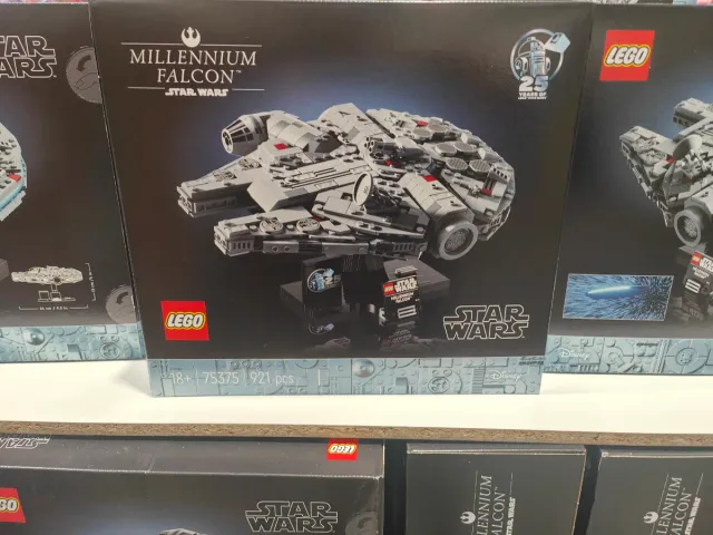 LEGO Star Wars Halcón Milenario 75375