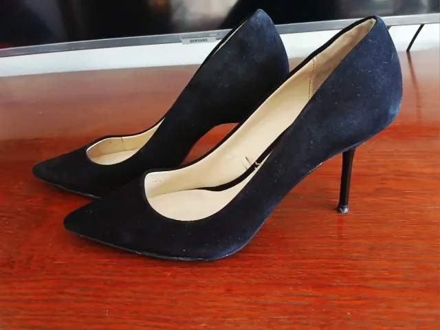 Zapatos de tacón Zara negros antelina stilettos