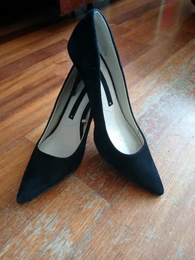 Zapatos de tacón Zara negros antelina stilettos