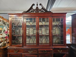 Cristaleira / Móvel de Sala em Madeira