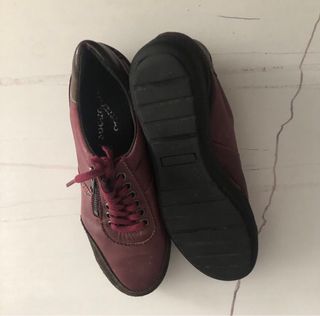 Zapatos de mujer burdeos con cremallera