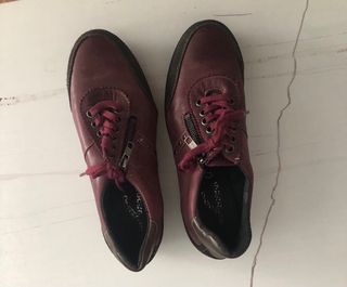 Zapatos de mujer burdeos con cremallera