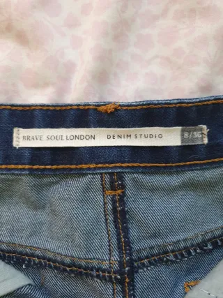 Falda vaquera bordada