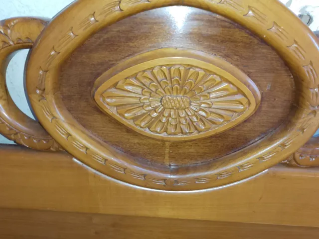 Cabecero de madera preciosa