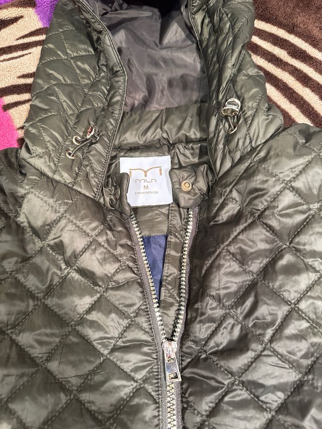 Chaqueta acolchada verde militar Talla M