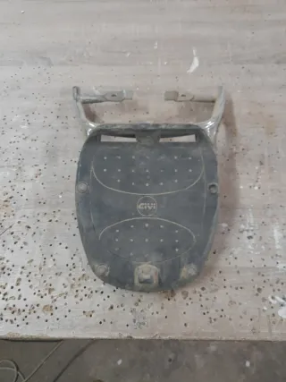 Portabultos Givi Yamaha SR