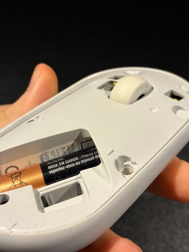 Ratón Logitech Pebble M350s Bluetooth Blanco