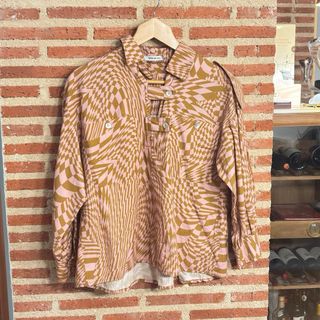 Blusa camisera con dibujo óptico