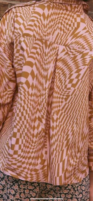 Blusa camisera con dibujo óptico