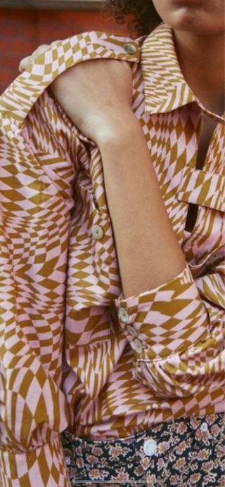 Blusa camisera con dibujo óptico