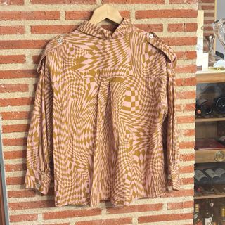 Blusa camisera con dibujo óptico