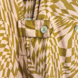 Blusa camisera con dibujo óptico