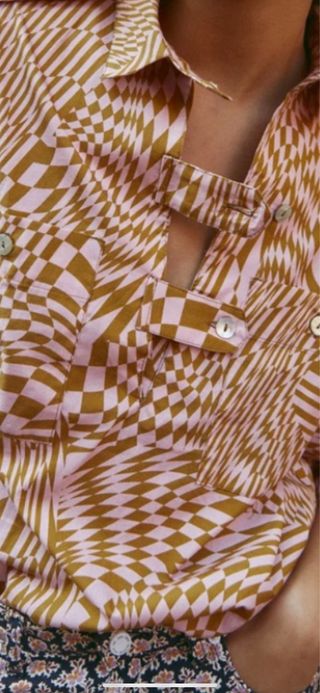 Blusa camisera con dibujo óptico