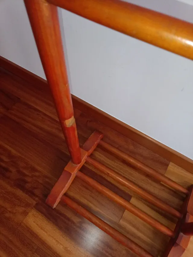 Galán de noche de madera