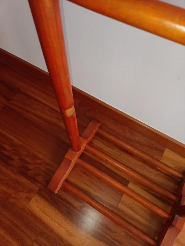 Galán de noche de madera